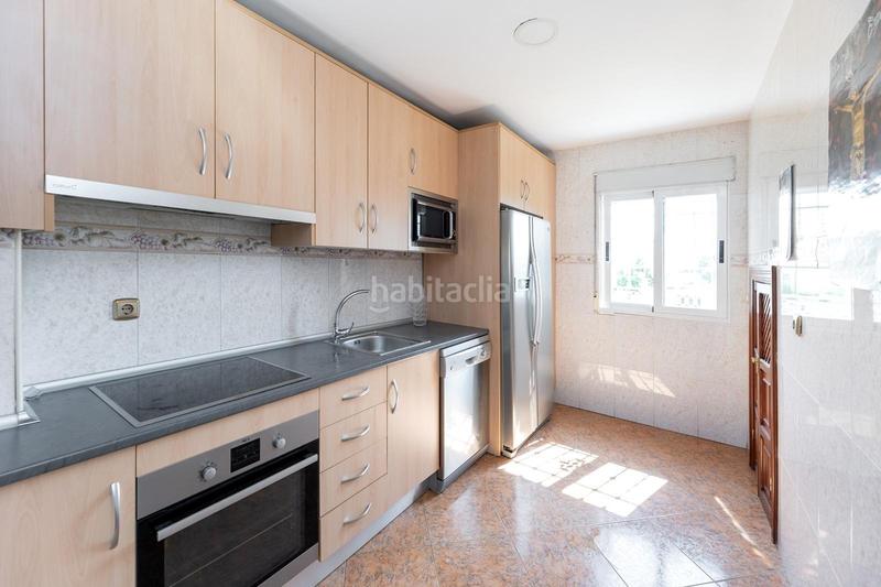 Foto e3db12ba-5e8d-475d-8c97-534e4051844e. Casa amplio chalet con piscina, pista deportiva y vistas . en Ogíjares