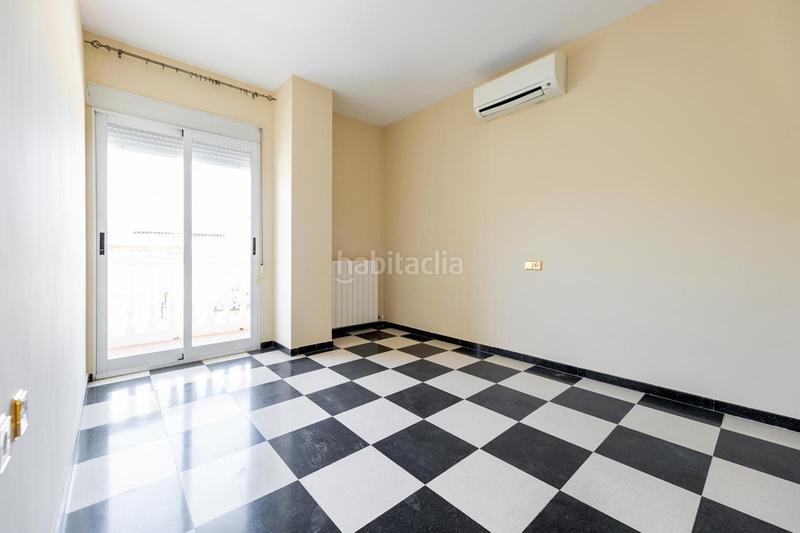 Foto f82dc207-c951-4ae9-aaed-7aeb4498daec. Casa amplio chalet con piscina, pista deportiva y vistas . en Ogíjares