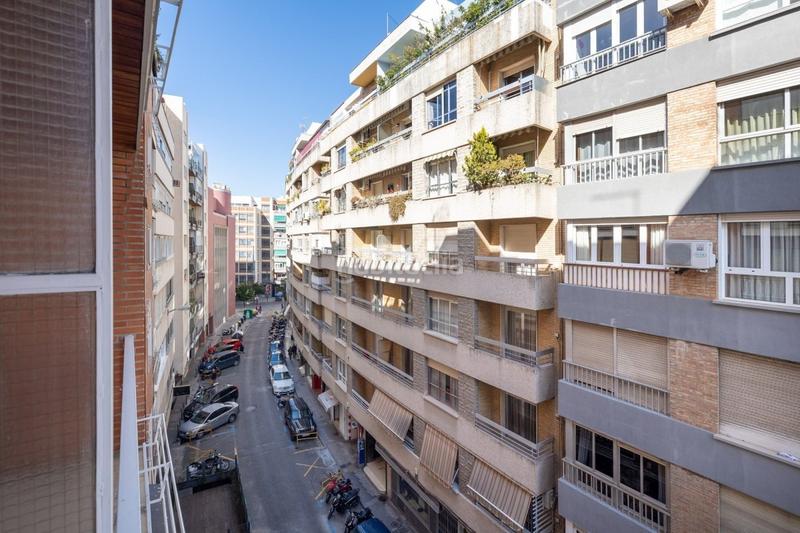 Foto 380a79f6-48cf-40f1-bad3-565ee747bfa1. Piso fantástico piso en pleno centro , ideal para vivir o invertir. en Granada