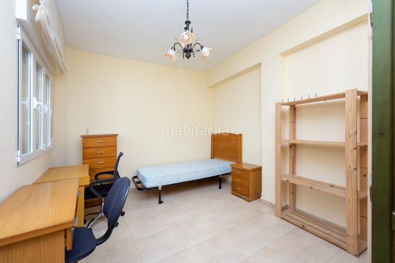 Foto 8564894d-5021-4088-ba27-b20600fbca74. Piso fantástico piso en pleno centro , ideal para vivir o invertir. en Granada