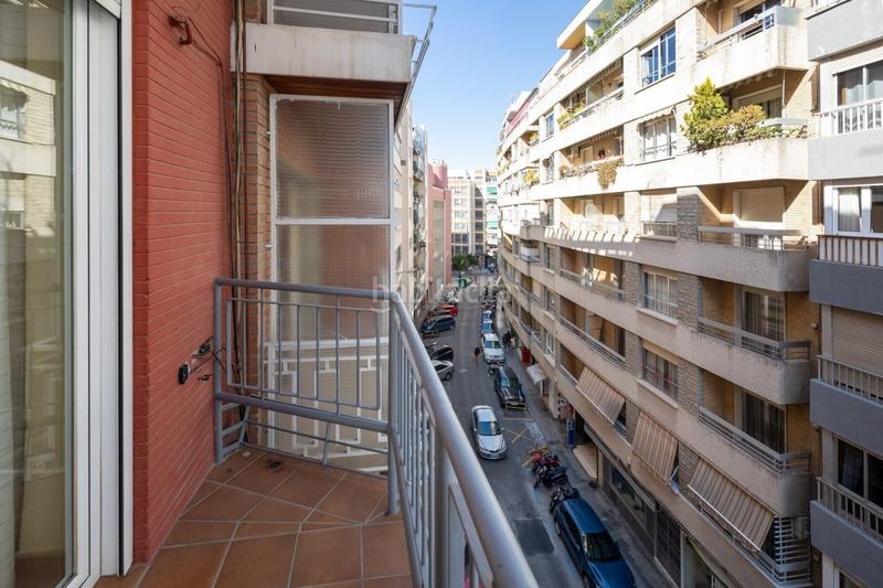 Foto d4c3a929-2ff0-40ff-9fd7-343d2658128a. Piso fantástico piso en pleno centro , ideal para vivir o invertir. en Granada