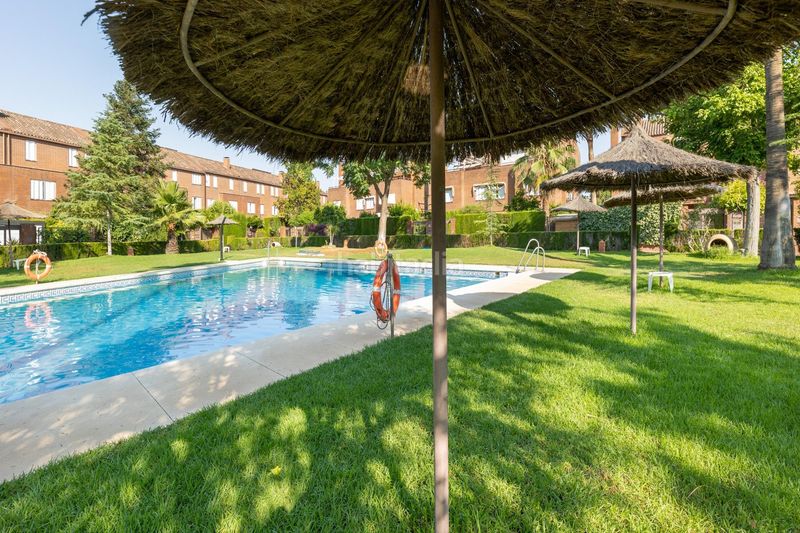 Foto 8798b4df-09ac-4c2d-a8d0-82bae16cf9ce. Casa pareada chalet adosado en zona la caleta en Cerrillo de Maracena - Periodistas Granada
