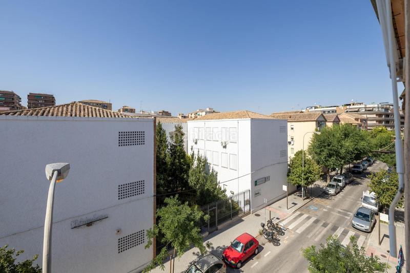 Foto 7b764665-99c9-41d0-941f-a83f2577e93c. Piso estupendo piso en zona vergeleszaidin. en Barrio de Zaidín Granada
