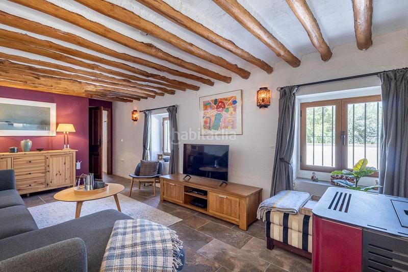 Foto d6591e94-eeed-46f7-98d1-63ee1c3cf8a2. Xalet amb piscina a Loja