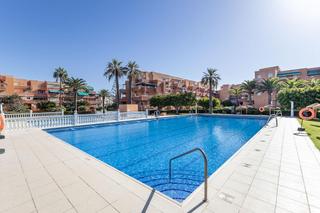 Planta baixa  Calle del paseo marítimo. Tu oasis en primera línea de playa  jardines del mar, salobreña