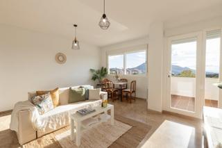 Pis  Calle de julio cortázar 13. Piso en urbanización privada con piscina comunitaria, terraza, 2