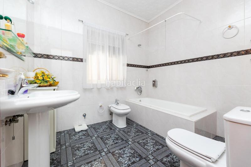 Foto 4e34fd18-889c-43e0-ace3-2bc934af5822. Casa con parcheggio in Parque de la Ermita Churriana de la Vega