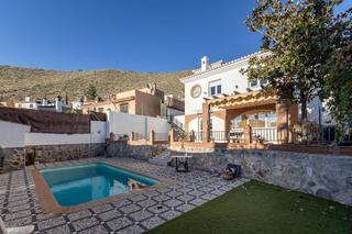 Chalet in Cenes de la Vega. Chalet con vistas increíbles en cenes de la vega.