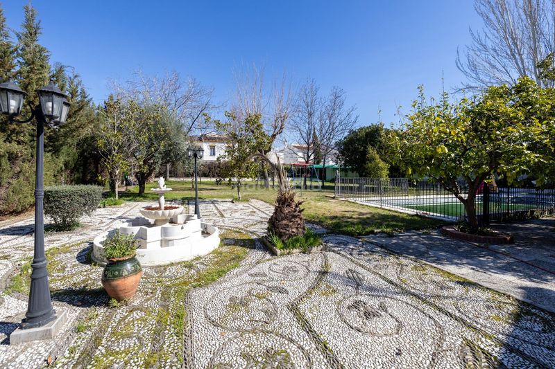 Foto d168fa09-5c94-48c0-9765-b09ae7cae02c. Xalet amb aparcament piscina a Ogíjares