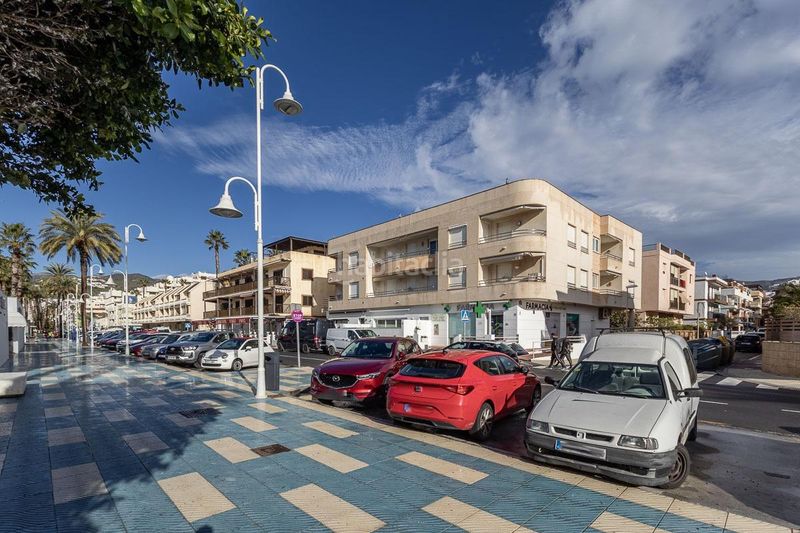 Foto c9ff367b-5930-44a6-a2f8-593594833176. Pis amb aparcament a Almuñecar centro Almuñécar