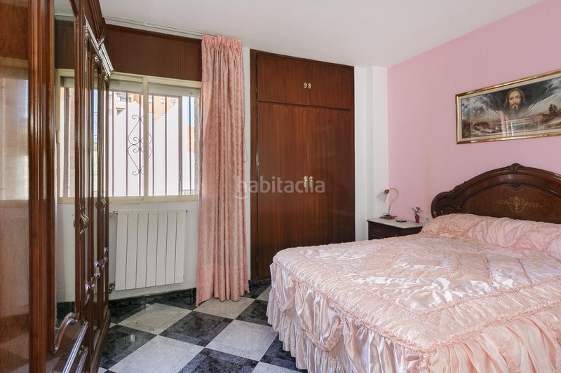 Foto 75ea93a9-52b0-452e-945b-3865776e4f7c. Pis a Joaquina Eguaras Granada