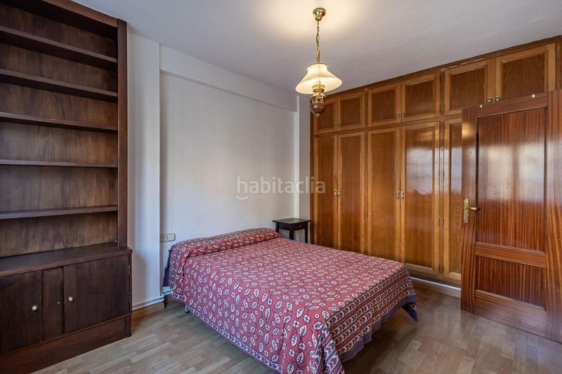 Foto e24f005c-1836-428d-aac8-7a73bfd4522a. Pis amb calefacció a Barrio de Zaidín Granada