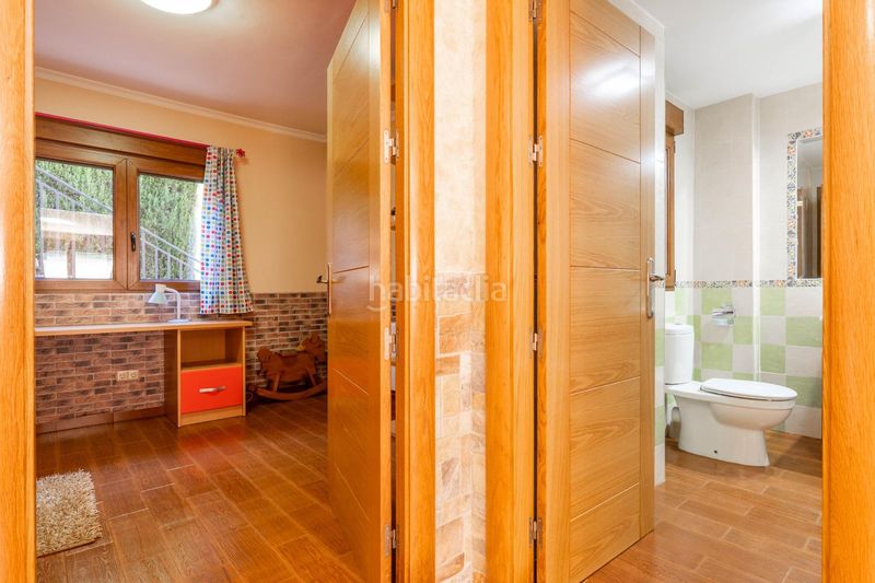 Foto 1726fa28-6a27-43ed-a8af-9a3754c17322. Casa amb aparcament a Peligros