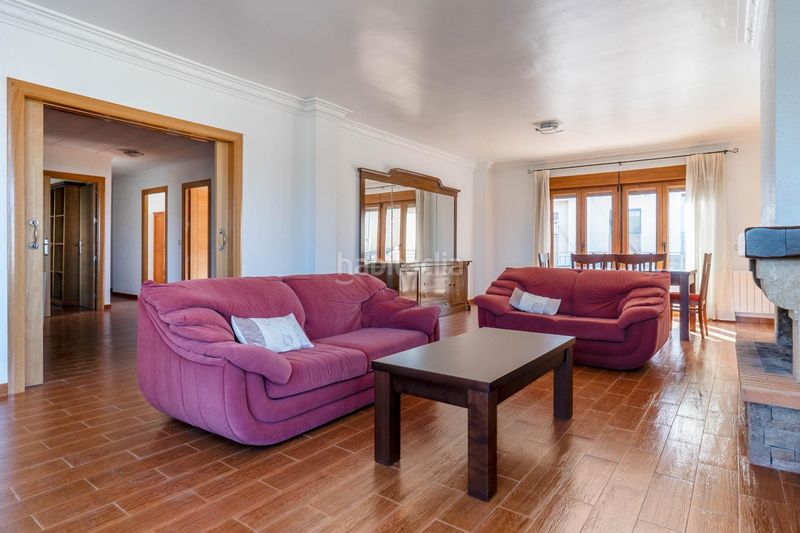 Foto 68c13cd5-5fb9-4f0e-8249-3f5854e25236. Casa amb aparcament a Peligros