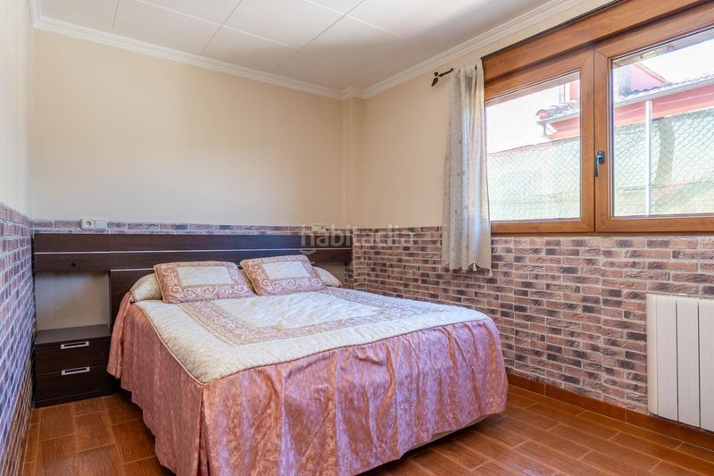 Foto 80624eb7-9948-4df3-b142-691bf809e498. Casa amb aparcament a Peligros