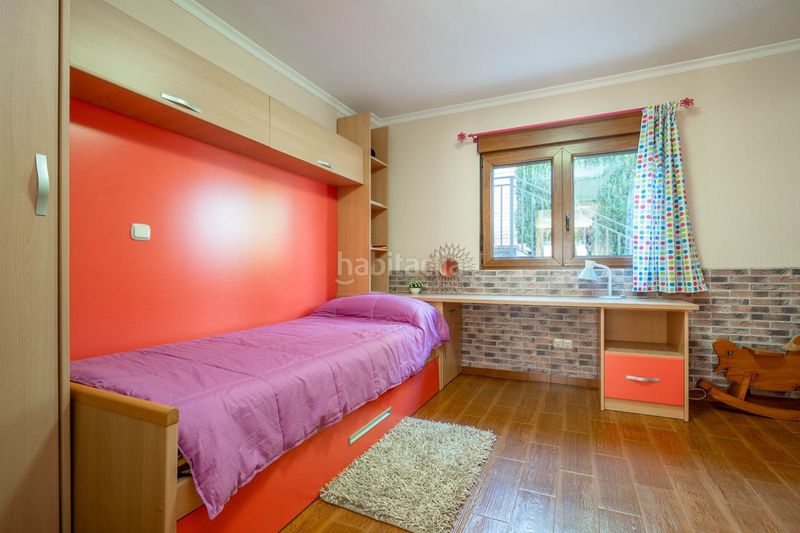 Foto 93c612f6-8d1d-46cb-93ea-9f74c6e76990. Casa amb aparcament a Peligros