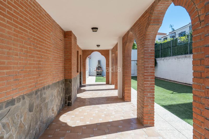 Foto c5aa450a-fa4d-4c7f-b43f-652a17671291. Casa amb aparcament a Peligros