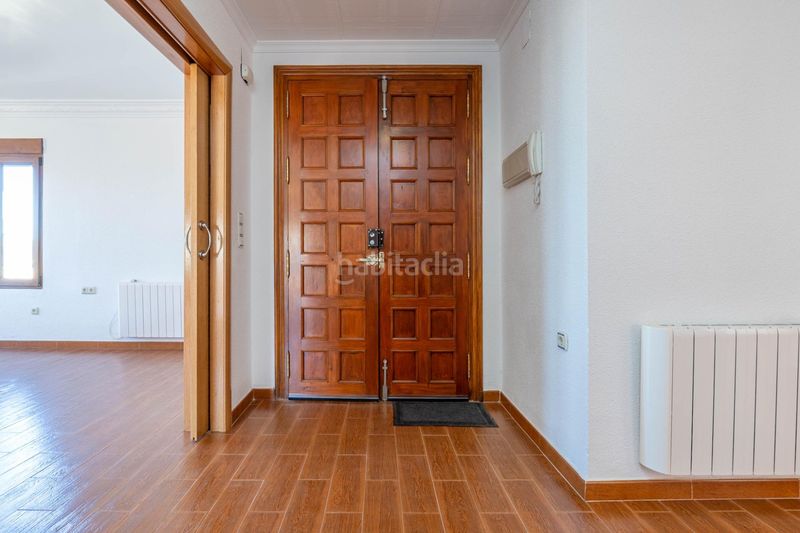 Foto e43f300a-a407-471b-85e0-506051f610e9. Casa amb aparcament a Peligros