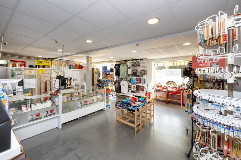 Foto 9ba10571-d2e9-4740-8ea3-ad870e59fdf5. Edifici a San Matías - Realejo Granada