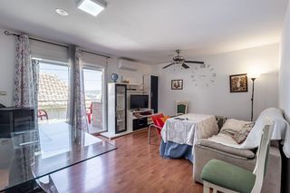 Flat in Barrio de la Vega. Semiático con terrazasolárium en barrio de monachil  garaje  tra