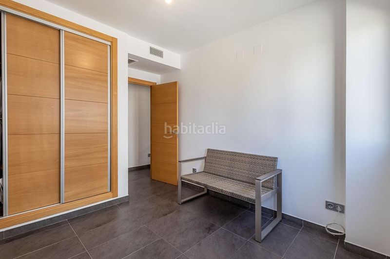 Foto 3d6eff2e-6a64-4adf-b3e1-9eec782f3623. Pis amb aparcament piscina a Carretera de Granada-La Alcazaba Alhendín