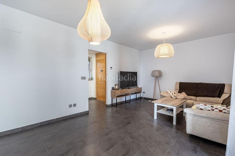 Foto b990b88f-3ba2-43bd-a4d4-da18e3147dcc. Pis amb aparcament piscina a Carretera de Granada-La Alcazaba Alhendín