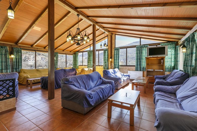 Foto 3387a51d-749d-466f-b449-f0632d8c0b91. Edifici a Güéjar Sierra