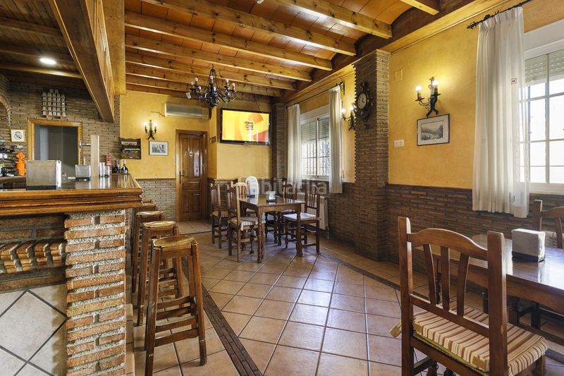 Foto 6d2c3f5e-8edc-419b-982c-2af8c254dc6b. Edifici a Güéjar Sierra