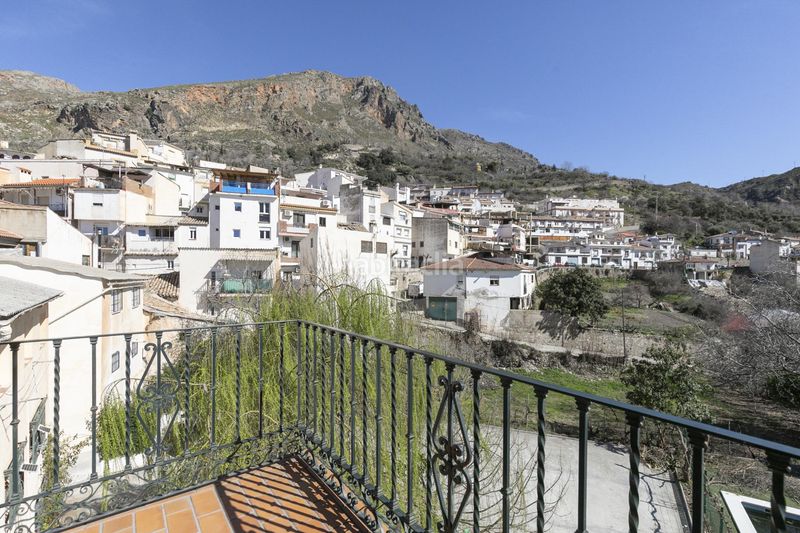 Foto d4bf7a4a-286d-451b-abaf-3a6f32f2ad80. Edifici a Güéjar Sierra