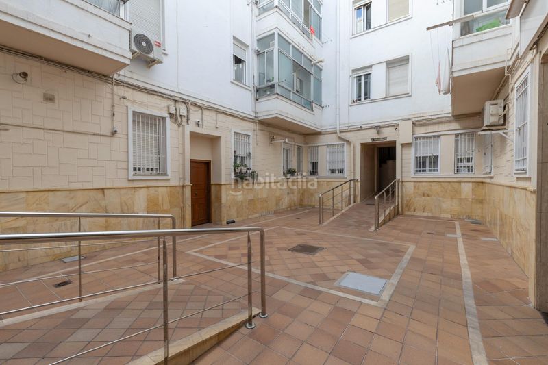 Foto d23a97dd-9f58-4569-83e4-78a3583f669c. Pis amb calefacció a Centro - Sagrario Granada