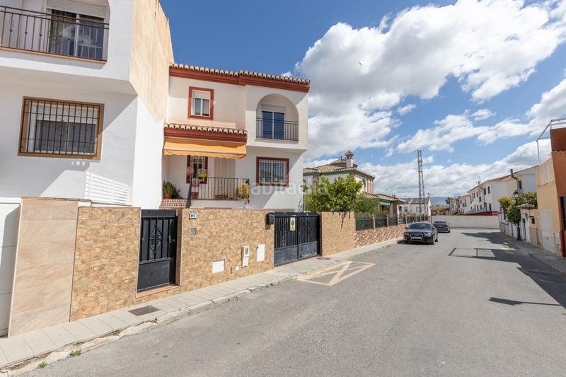 Foto 95f927d0-8669-44e6-83fa-fe43426622ce. Casa pareada estupenda casa pareada con piscina en Híjar en Gabias (Las)