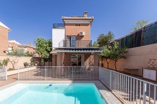 Casa  Calle lima. Exclusivo chalet individual en huétor vega