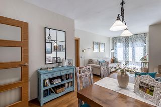 Pis  Calle picos de europa (lan). Magnífica vivienda en venta en la calle picos de europa granada