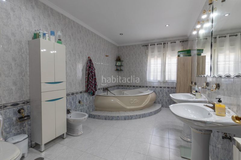 Foto d8570e66-7f28-4a5e-89da-02e49fabd4f5. Casa amb calefacció aparcament a Láchar