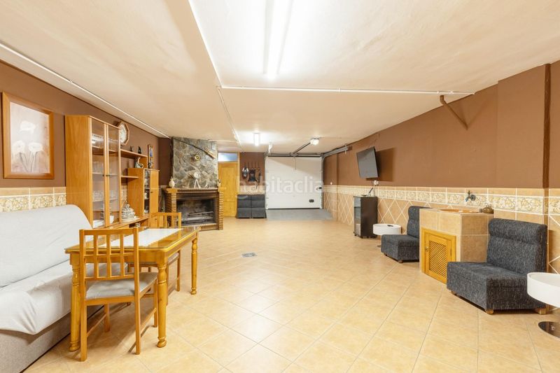 Foto 4e7418b5-cb12-4d07-b7e4-a7a2e82b1643. Casa adossada amb calefacció aparcament a Peligros