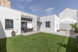 Casa in La Zubia Ciudad. Casa de obra nueva en una planta, junto al centro de la zubia.