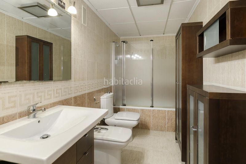 Foto ac1d923c-934d-4e79-aa2f-00d1fb9ede23. Apartament amb aparcament piscina a Rosaleda - Juventud Granada