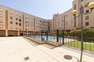 Appartement  54 calle ramón y cajal #escalera  p3  / 4b. Excelente piso con vistas despejadas a sierra nevada