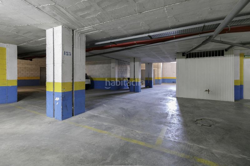 Foto dfb8a2fe-3156-497f-9b31-355d5fb78bf5. Apartament amb aparcament piscina a Rosaleda - Juventud Granada