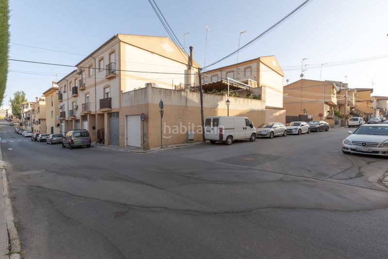 Foto 28a914df-0062-4ad7-b4de-d57ec481d67e. Casa adosada precioso adosado con patio, terraza, cochera y estufa de leña en las gabias granada en Gabias (Las)