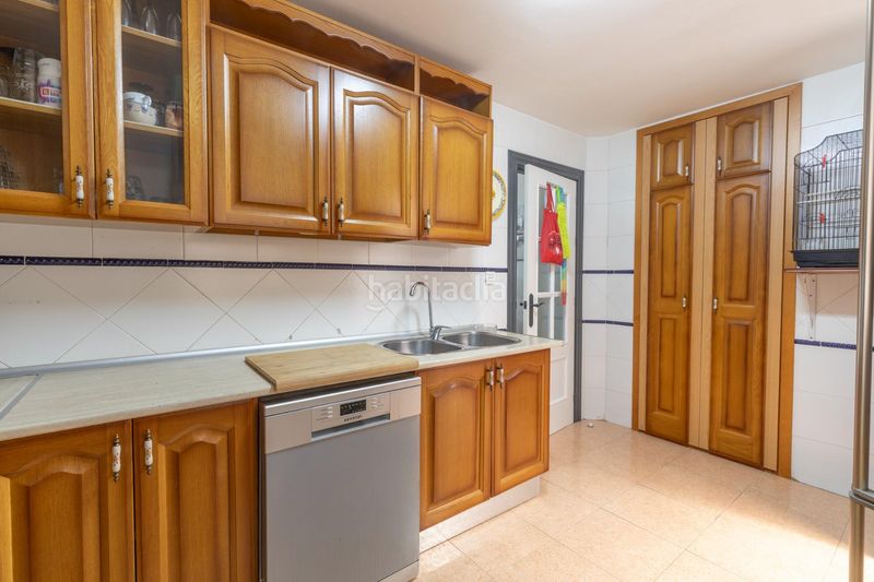 Foto 5010a819-31e4-481a-b95e-30247764e246. Casa adosada precioso adosado con patio, terraza, cochera y estufa de leña en las gabias granada en Gabias (Las)