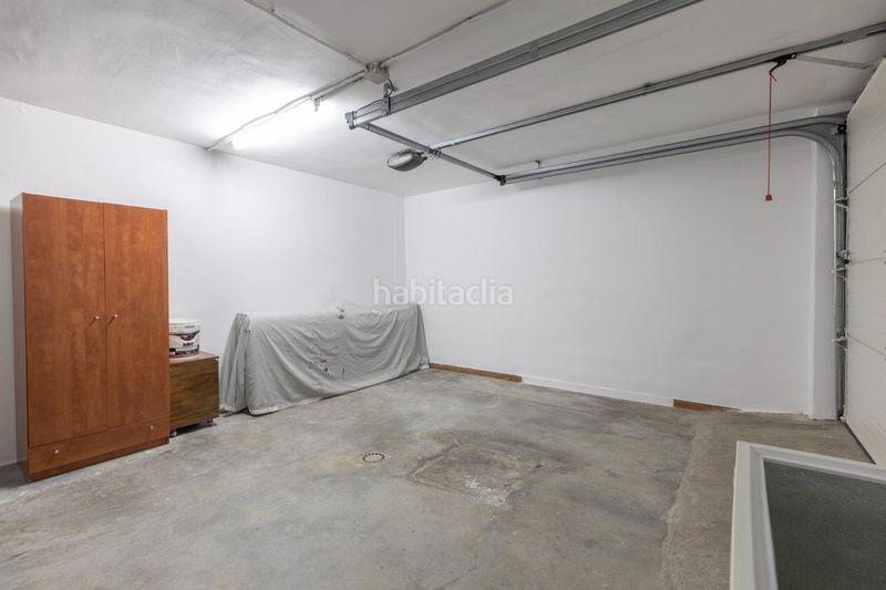 Foto 7d12882f-854d-43fc-9c83-45f72e6f0eca. Casa adosada precioso adosado con patio, terraza, cochera y estufa de leña en las gabias granada en Gabias (Las)