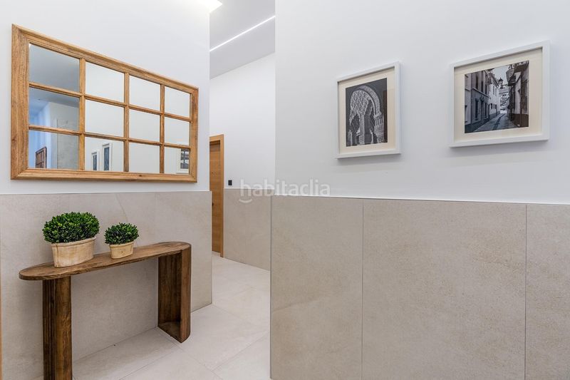 Foto 953ef68e-c859-43bd-95d9-5dfb0b4c51d2. Planta baja precioso estudio de lujo en urbanizacion triunfo jardin en Granada