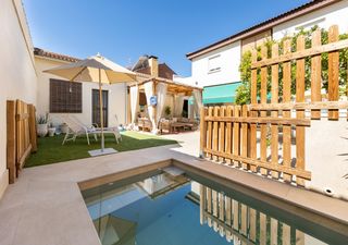 Casa  Calle cañada. Exclusivo chalet pareado totalmente reformado con jacuzzi y 4 do