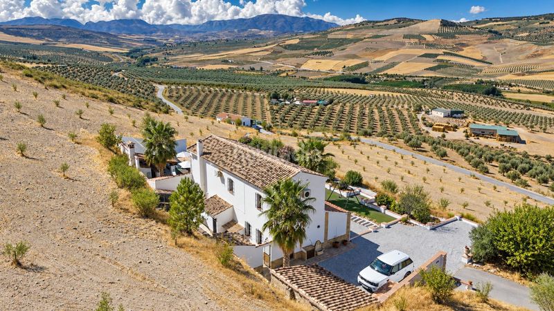 Foto 24ef75b8-d5d8-4921-aee5-0261a6bd1929. Chalet with heating parking pool in Santa Cruz del Comercio
