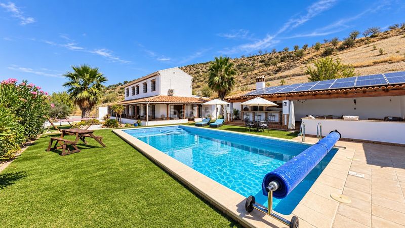 Foto 523a0beb-9c44-4e0a-83e8-5e57406b6ae6. Chalet with heating parking pool in Santa Cruz del Comercio
