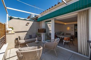 Ático en Calle aben humeya 7. Impresionante vivienda de lujo con diseño moderno y comodidades