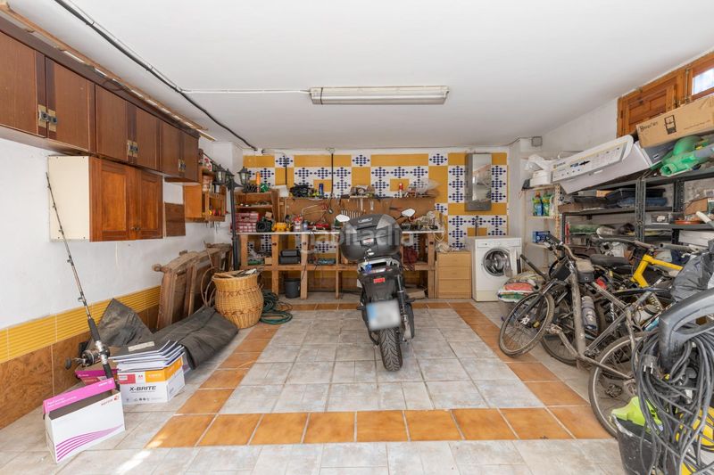 Foto 2b7c5a76-2817-4d32-b4a0-97fba5b523a6. Chalet with heating parking pool in Altos de la Zubia Zubia (La)