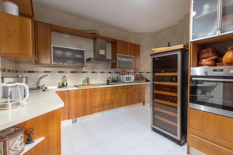 Foto a8b1d38a-998c-436b-bd27-6678299982e9. Chalet with heating parking pool in Altos de la Zubia Zubia (La)