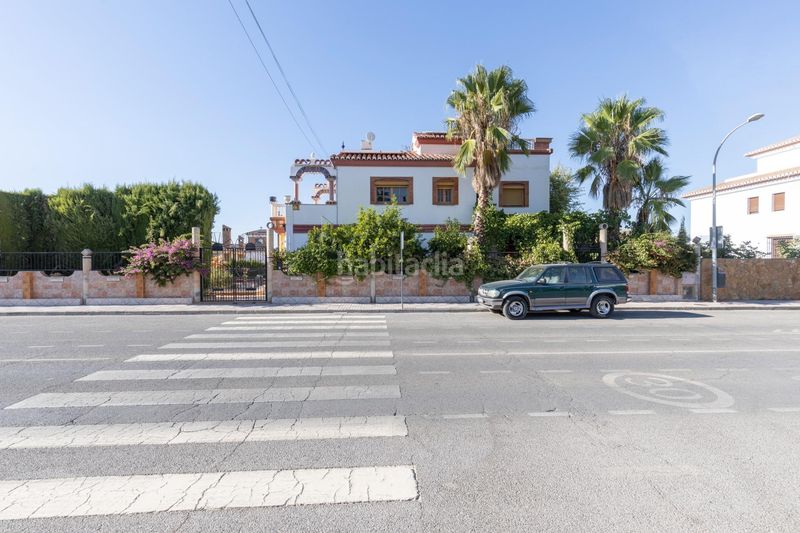 Foto aff96a2c-f54d-4835-8911-0d2d573f18ea. Chalet with heating parking pool in Altos de la Zubia Zubia (La)